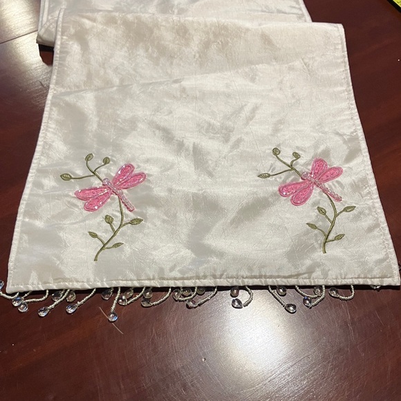 Unbranded Other - Embroidered Dragonfly Silk-Feel Table Runner - Pink/White